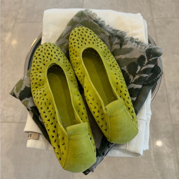 Ballerina Flats - Picture 2 of 4